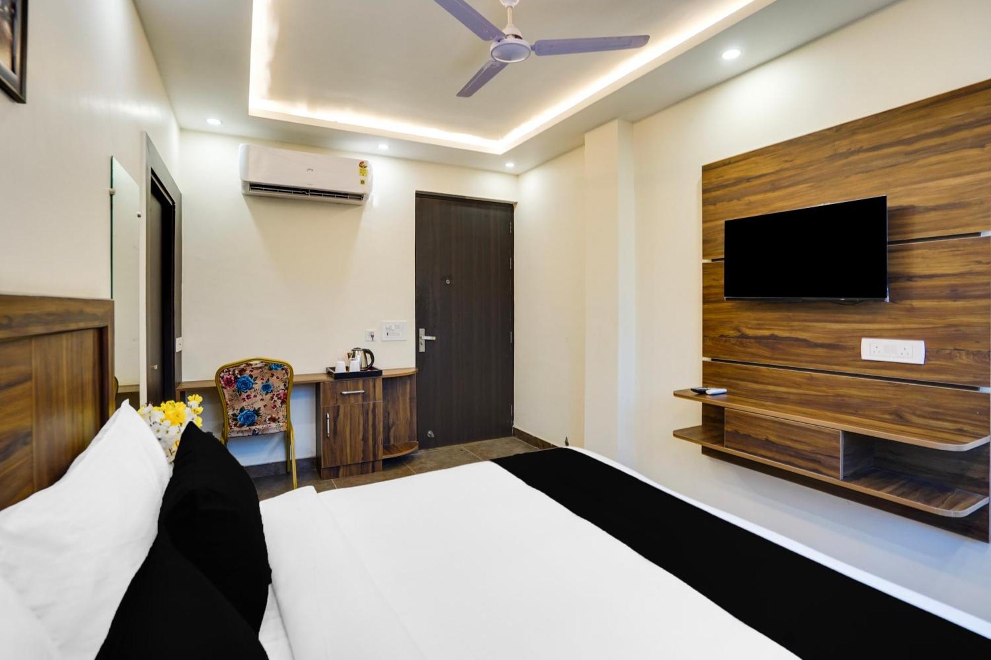 فندق Super Townhouse The Royal Casa غازي أباد المظهر الخارجي الصورة
