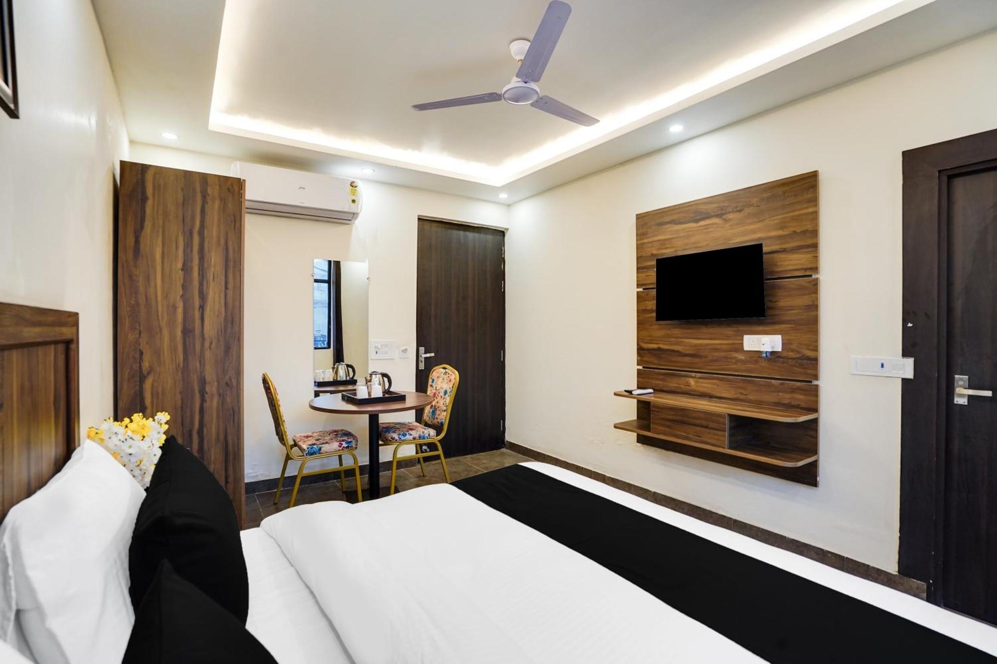 فندق Super Townhouse The Royal Casa غازي أباد المظهر الخارجي الصورة