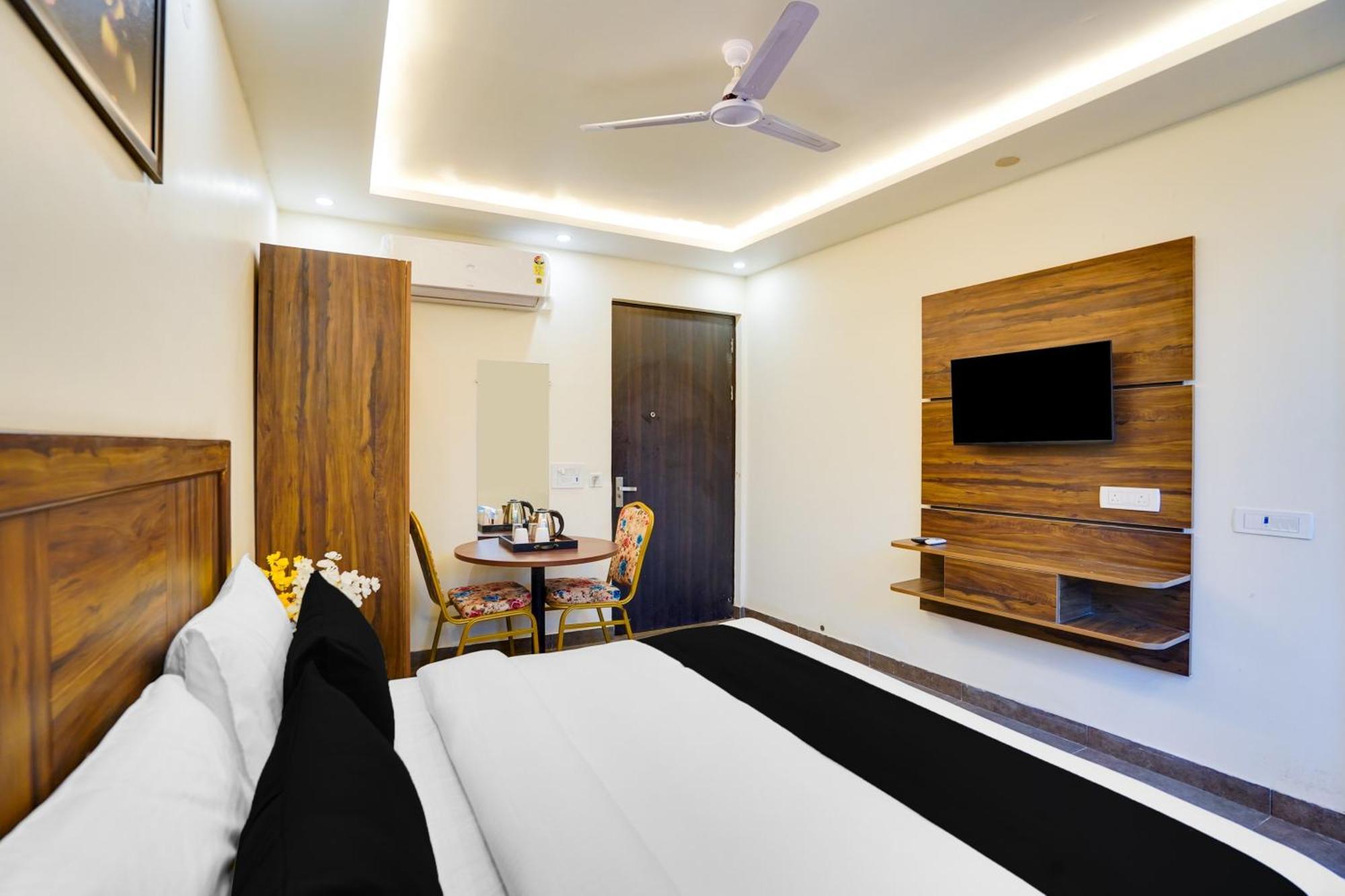 فندق Super Townhouse The Royal Casa غازي أباد المظهر الخارجي الصورة
