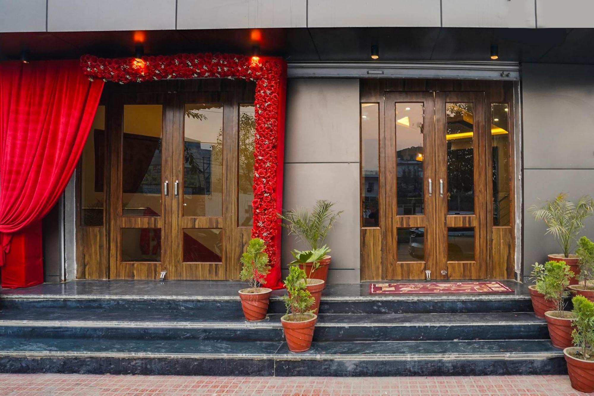فندق Super Townhouse The Royal Casa غازي أباد المظهر الخارجي الصورة