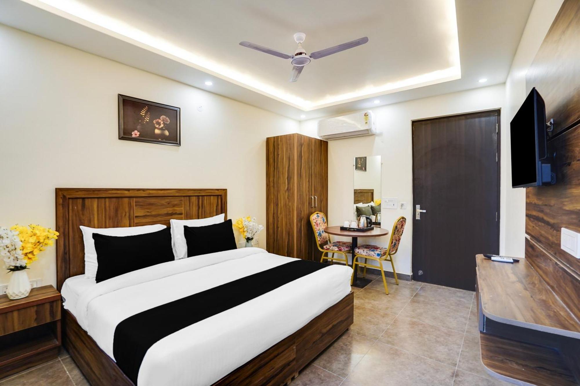 فندق Super Townhouse The Royal Casa غازي أباد المظهر الخارجي الصورة